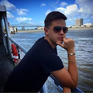 Meet your Posher, Jonathan